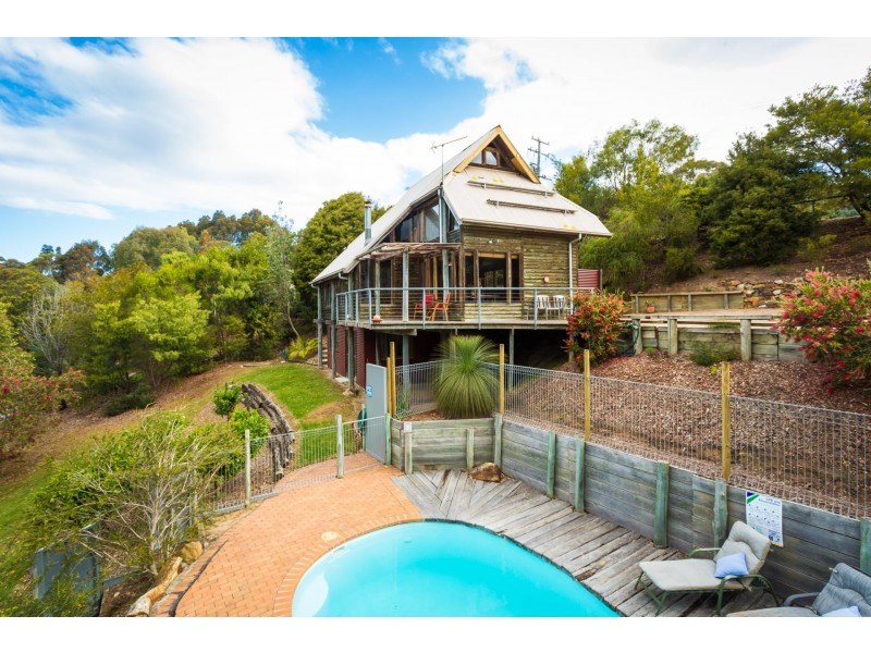 18 Thompson Drive, Tathra NSW 2550