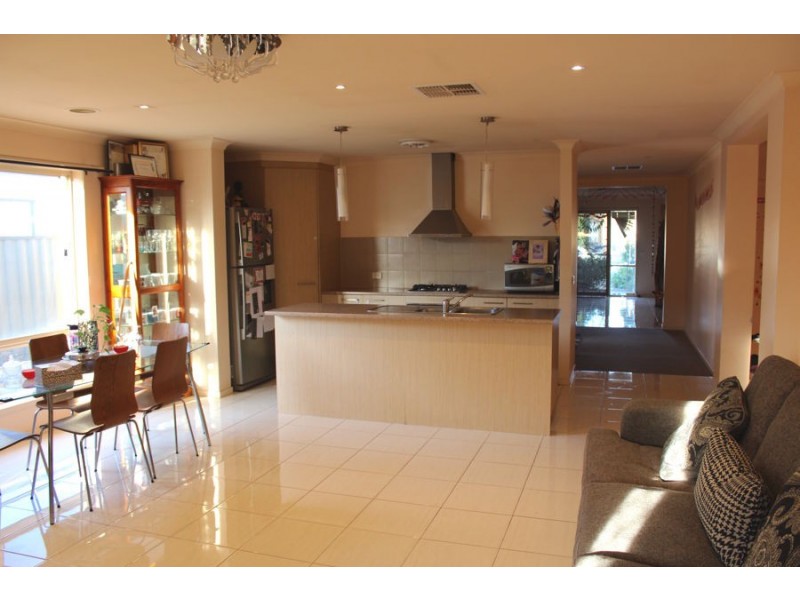 11 Orlando Drive, Truganina VIC 3029