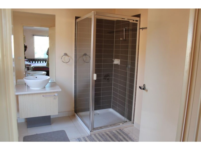 11 Orlando Drive, Truganina VIC 3029