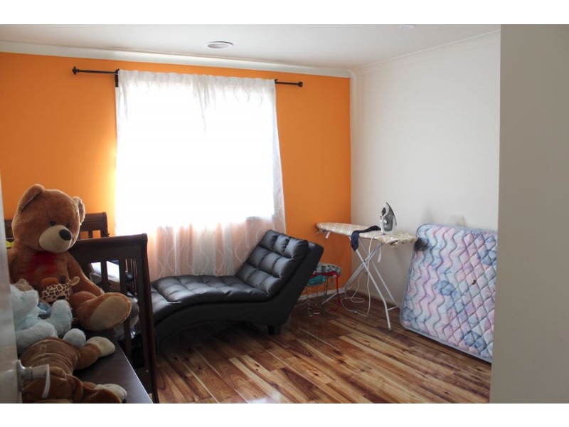 17 Royale Drive, Plumpton VIC 3335