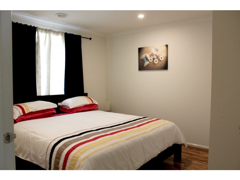 17 Royale Drive, Plumpton VIC 3335