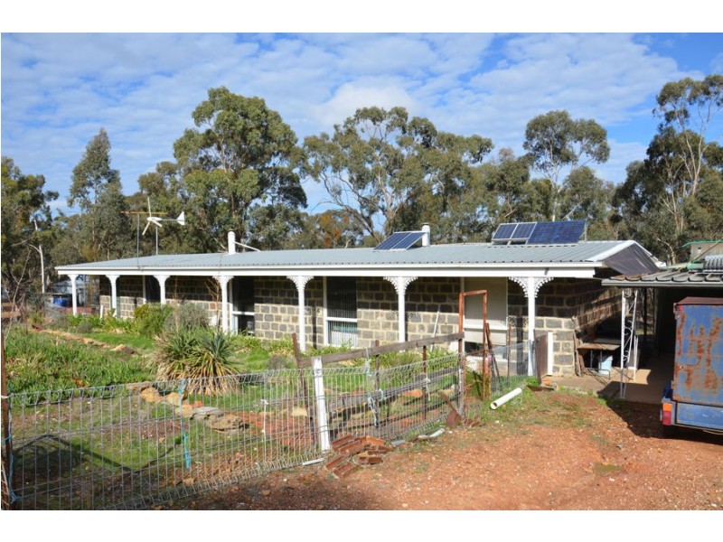 16 Pierce Hill Road, Dunolly VIC 3472