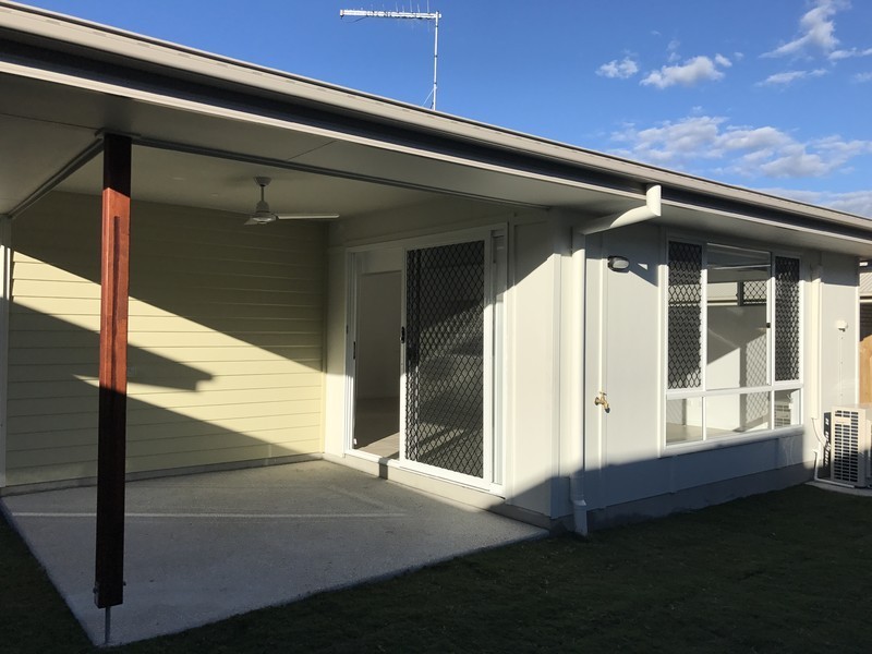8 Creekstone Avenue, Redbank Plains QLD 4301