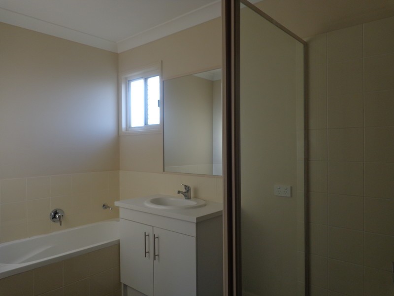 24 Parkview Drive, Springfield Lakes QLD 4300