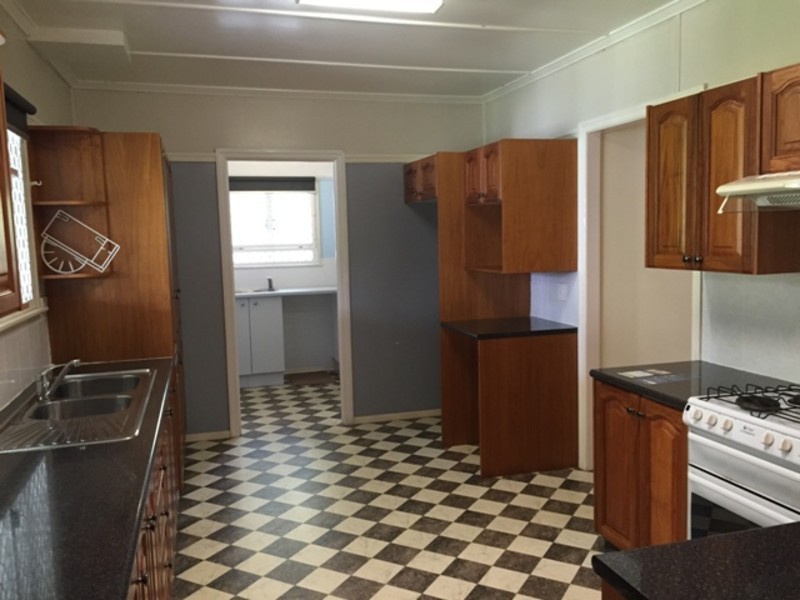 39 Gibson Crescent, Holland Park QLD 4121