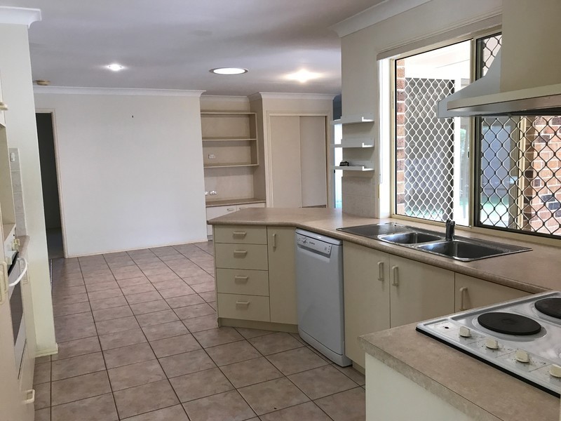 38 School Road, Victoria Point QLD 4165