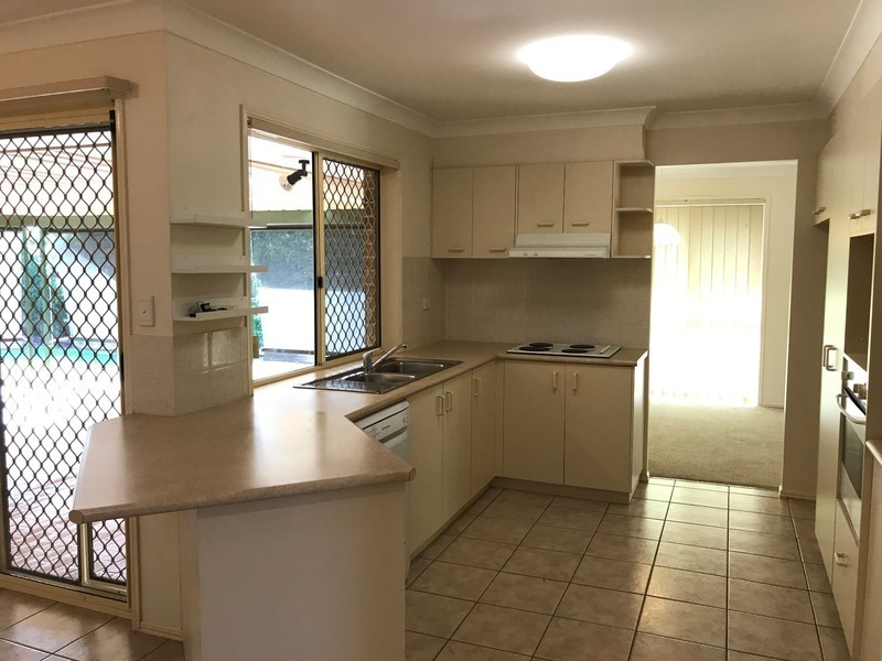 38 School Road, Victoria Point QLD 4165