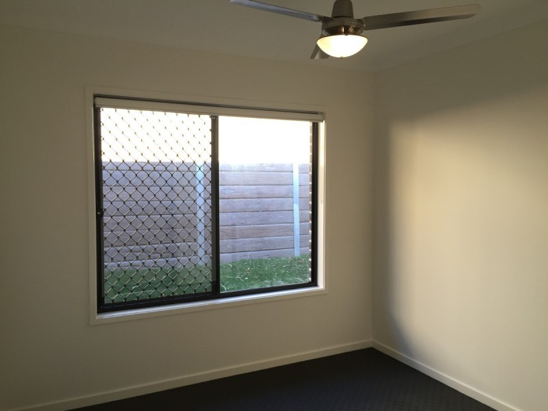 2/12 Christie Crescent, Bellbird Park QLD 4300