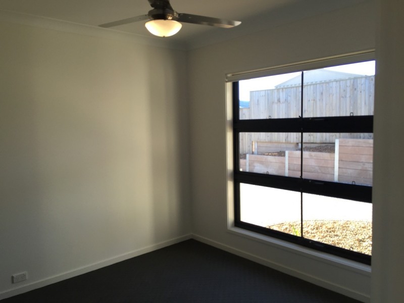 2/12 Christie Crescent, Bellbird Park QLD 4300