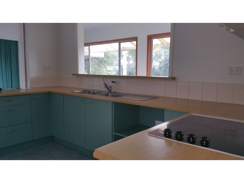 28 Base Street, Victoria Point QLD 4165