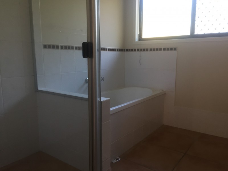 1 Spike Street, Redland Bay QLD 4165