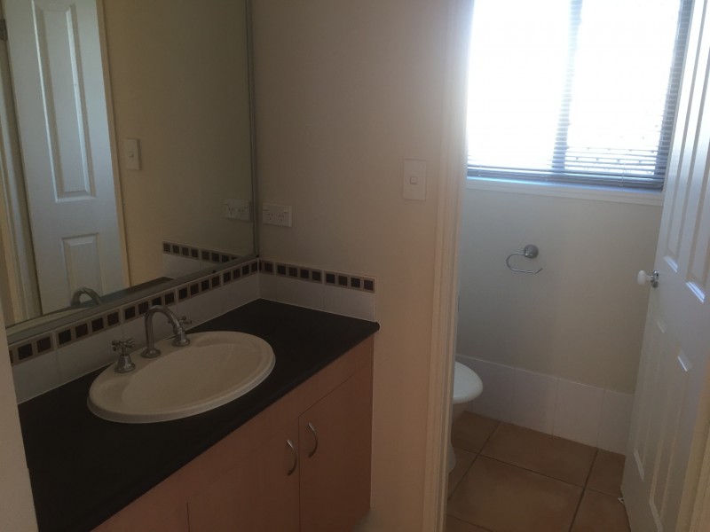 1 Spike Street, Redland Bay QLD 4165