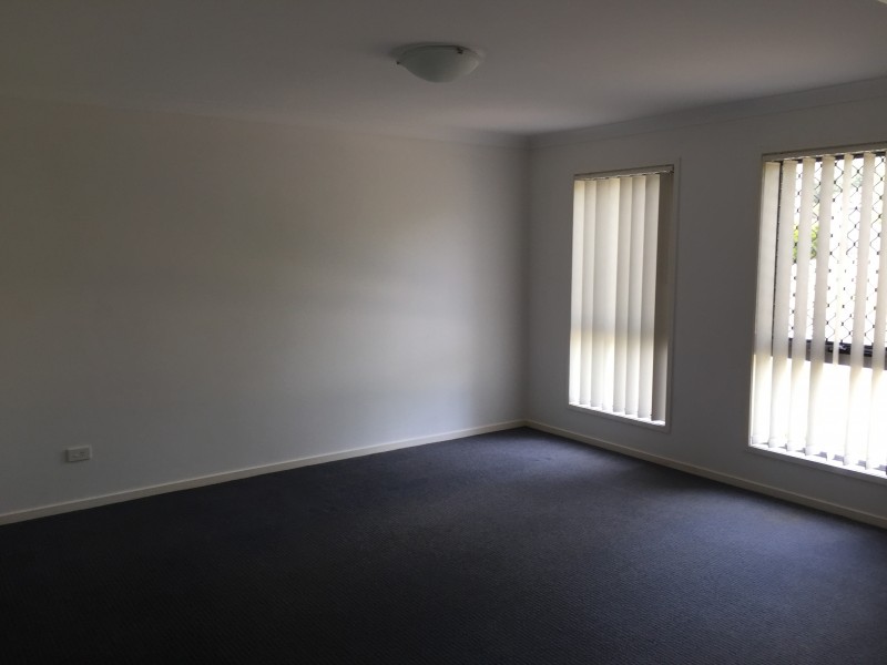 2 Whitsunday Place, Redland Bay QLD 4165
