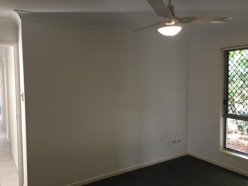 2 Whitsunday Place, Redland Bay QLD 4165