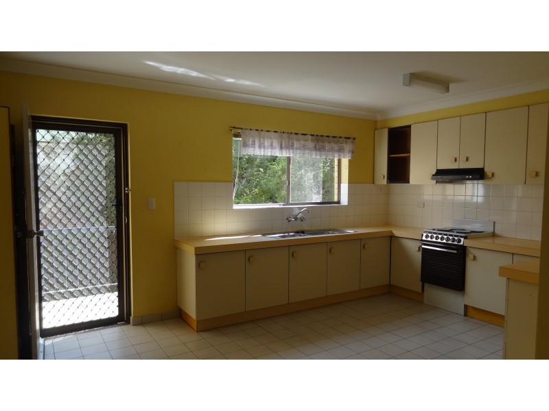 2/19 Alexandra Street, Balmoral QLD 4171