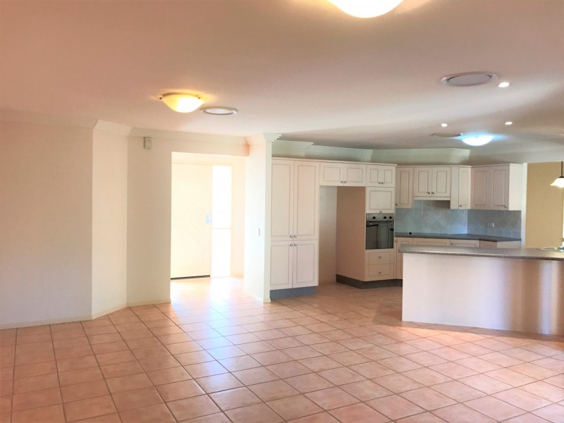 11 Sunray Place, Birkdale QLD 4159
