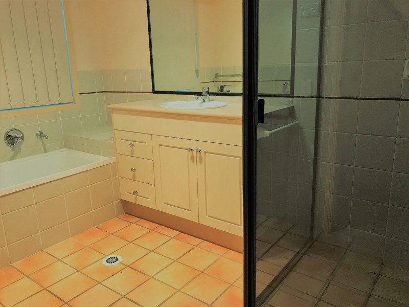 11 Sunray Place, Birkdale QLD 4159