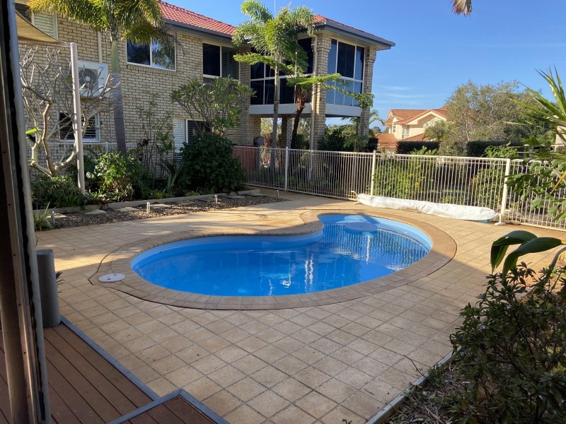 2 St Ives Court, Redland Bay QLD 4165