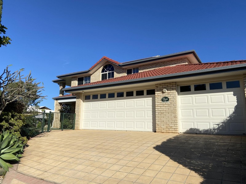 2 St Ives Court, Redland Bay QLD 4165