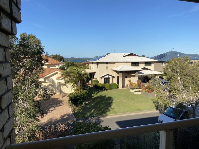 2 St Ives Court, Redland Bay QLD 4165