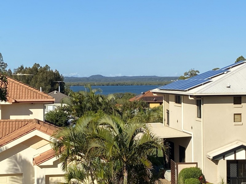 2 St Ives Court, Redland Bay QLD 4165