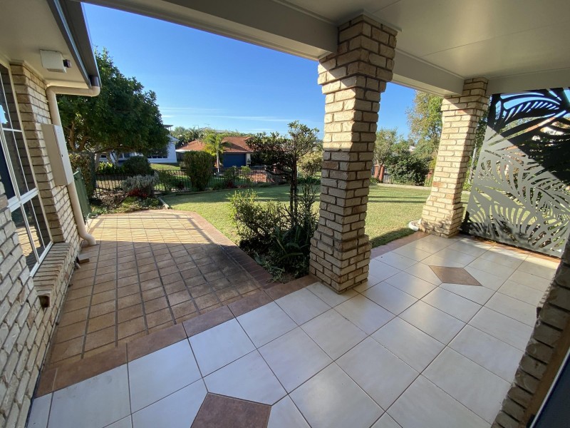 2 St Ives Court, Redland Bay QLD 4165