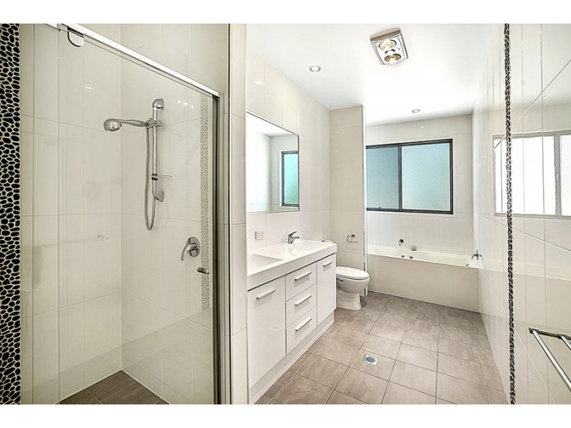 1/2 Elizabeth Street, Currumbin Waters QLD 4223