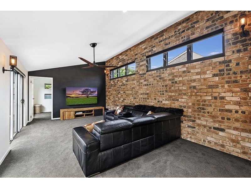 12 Colvillea Court, Palm Beach QLD 4221