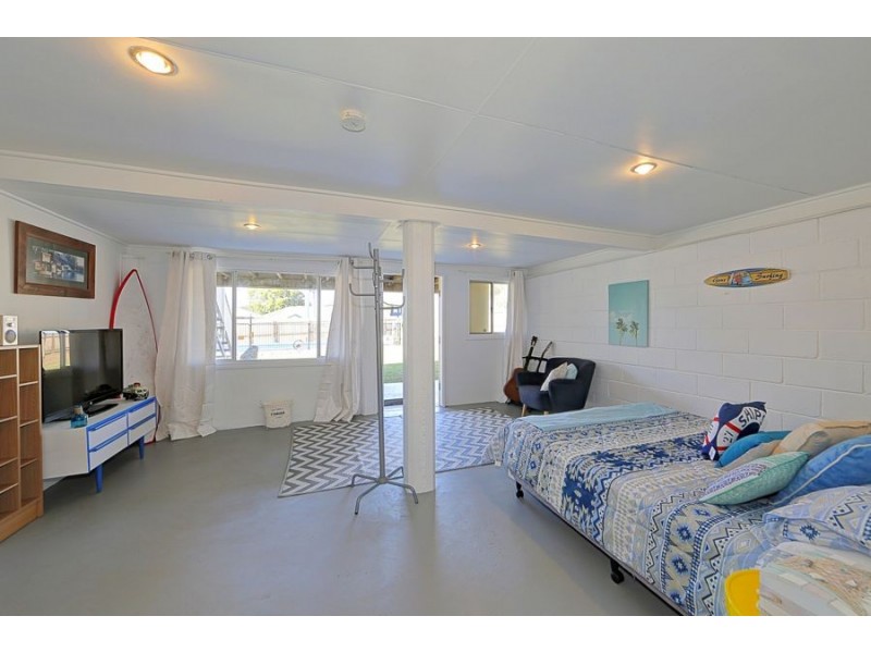 3 Saunders, Elliott Heads QLD 4670
