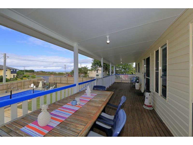 3 Saunders, Elliott Heads QLD 4670