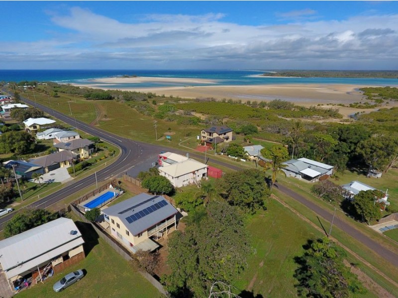 3 Saunders, Elliott Heads QLD 4670