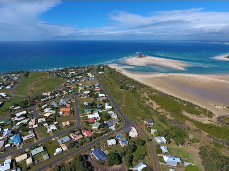 3 Saunders, Elliott Heads QLD 4670