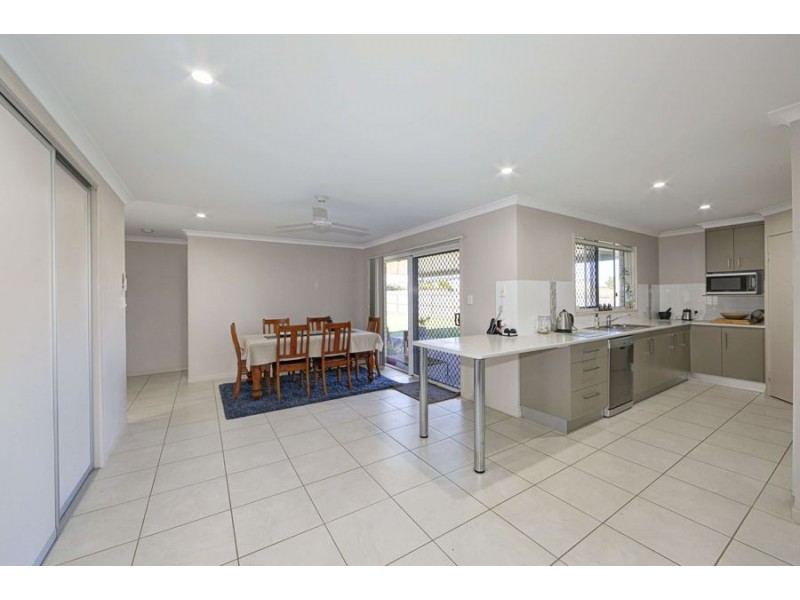 16 Byron street, Burnett Heads QLD 4670