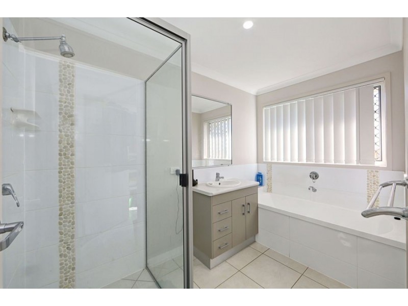 16 Byron street, Burnett Heads QLD 4670