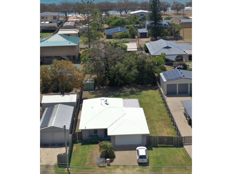 16 Byron street, Burnett Heads QLD 4670