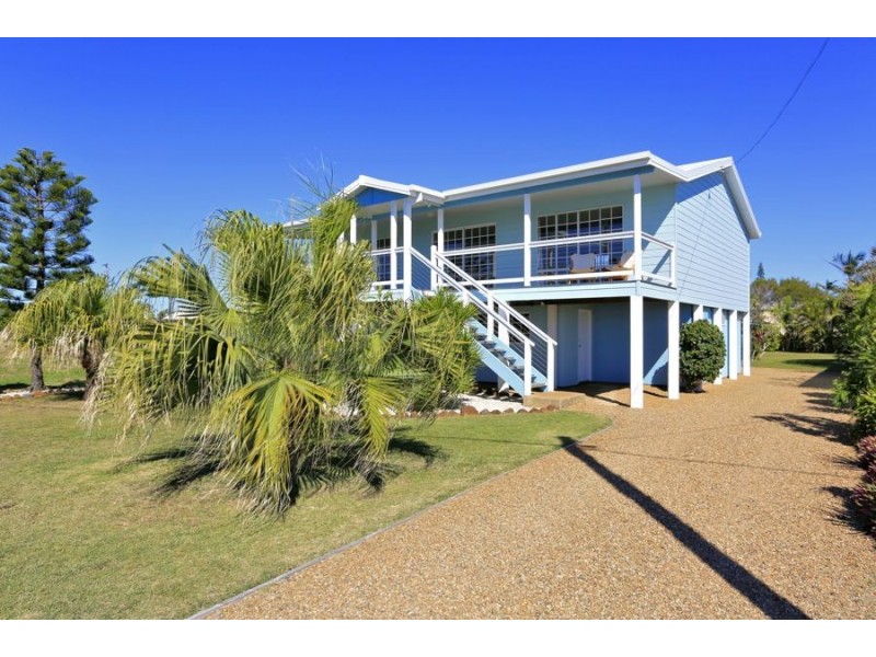 117 Sea Esplanade, Burnett Heads QLD 4670