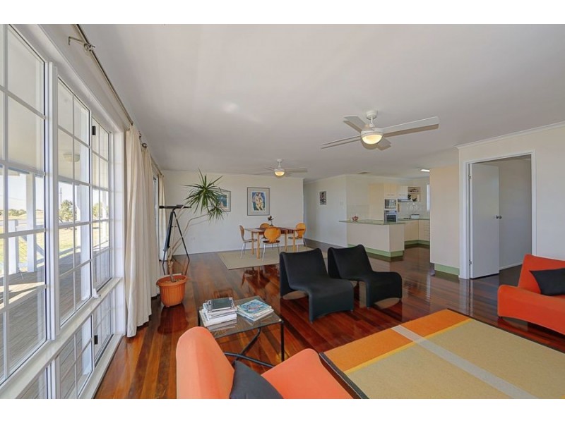117 Sea Esplanade, Burnett Heads QLD 4670