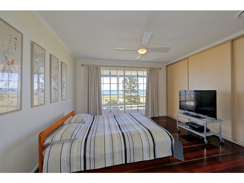 117 Sea Esplanade, Burnett Heads QLD 4670