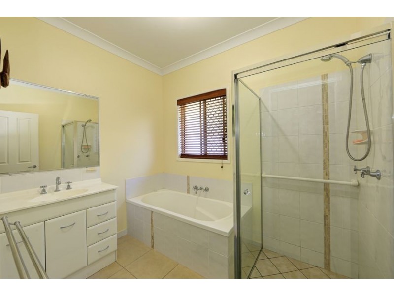 42 Gibsons Road, Burnett Heads QLD 4670