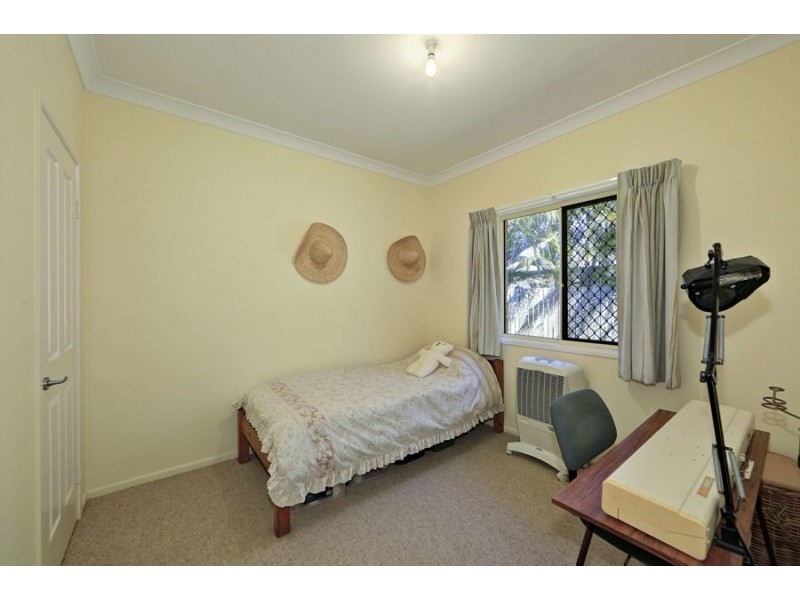 42 Gibsons Road, Burnett Heads QLD 4670