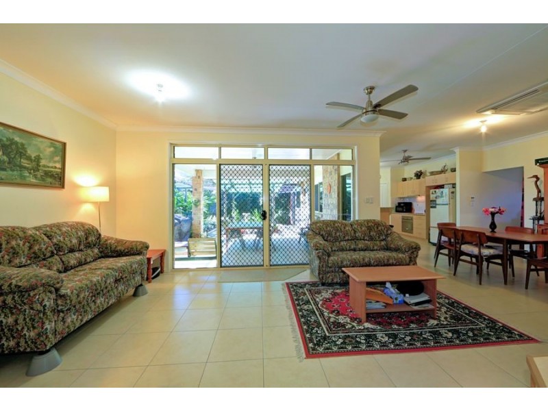 42 Gibsons Road, Burnett Heads QLD 4670