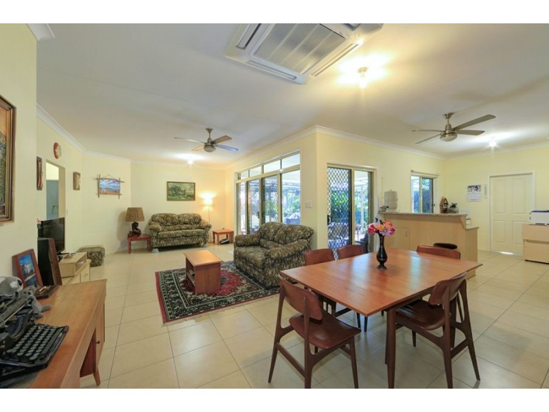 42 Gibsons Road, Burnett Heads QLD 4670