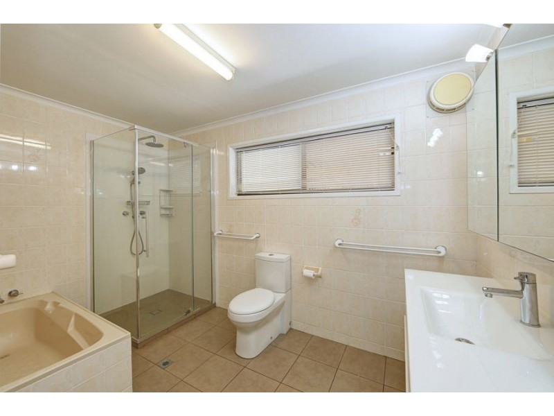 86 Welch Street, Elliott Heads QLD 4670