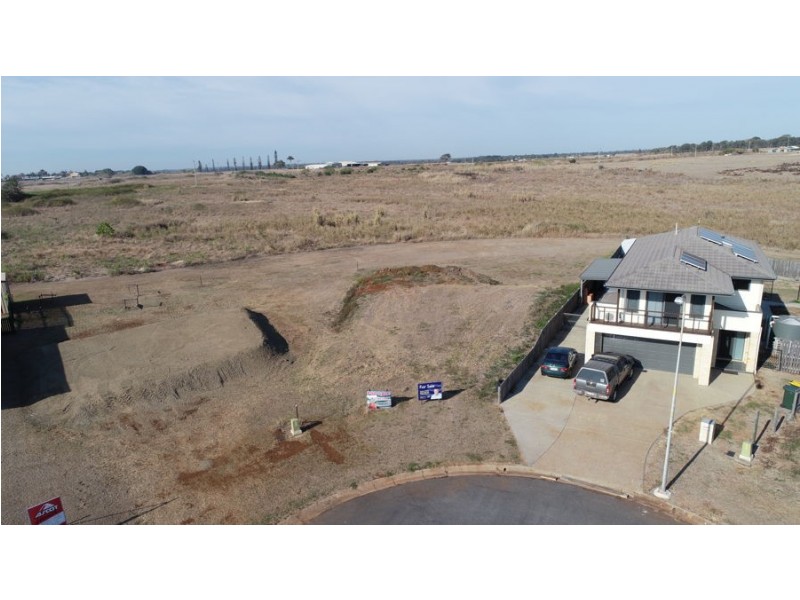 4 Dolphin Court, Elliott Heads QLD 4670