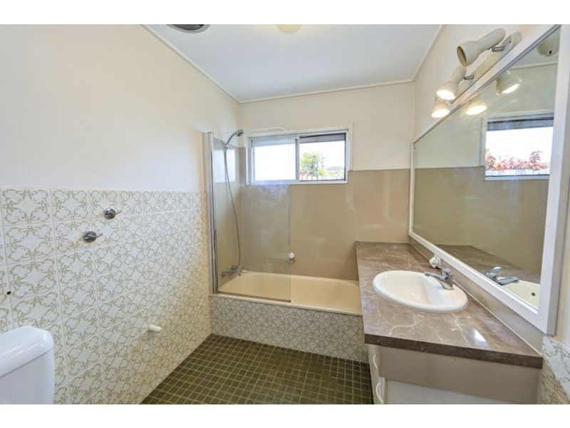 5 Bathurst St, Elliott Heads QLD 4670