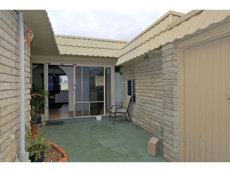 5 Bathurst St, Elliott Heads QLD 4670