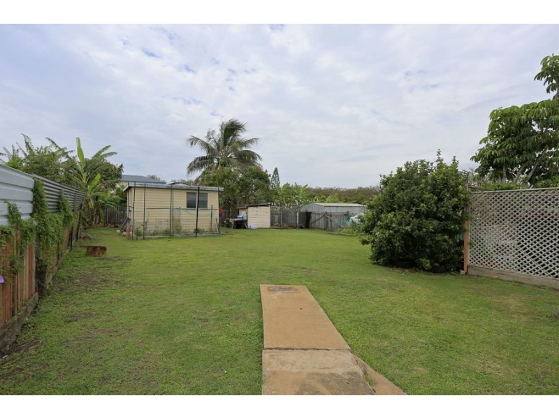 5 Bathurst St, Elliott Heads QLD 4670