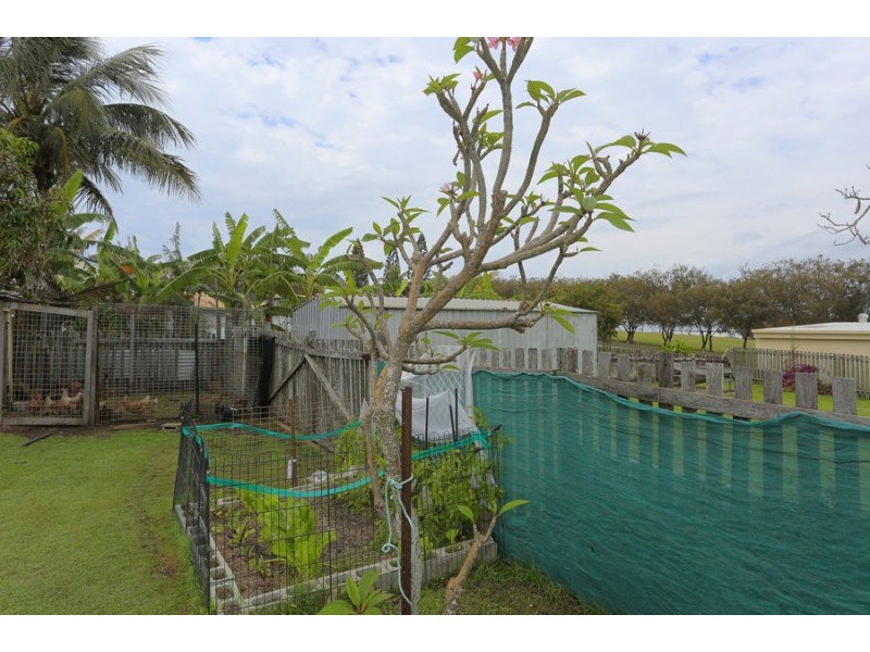 5 Bathurst St, Elliott Heads QLD 4670