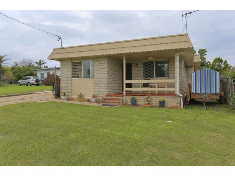 5 Bathurst St, Elliott Heads QLD 4670