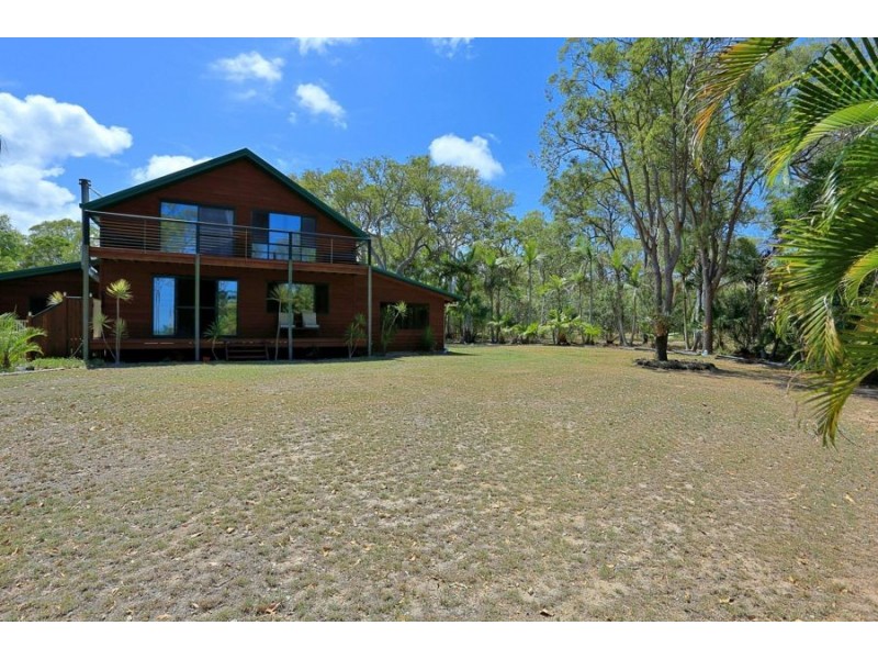 92 Melcer Road, Elliott Heads QLD 4670